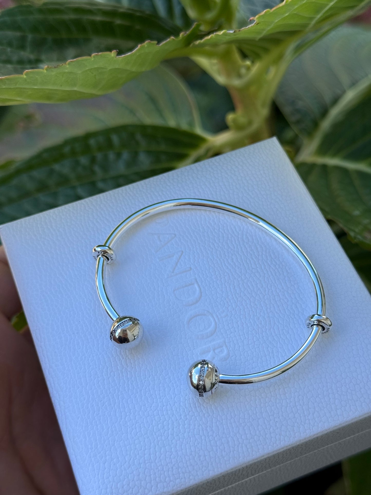 Pulsera Pandora abierta