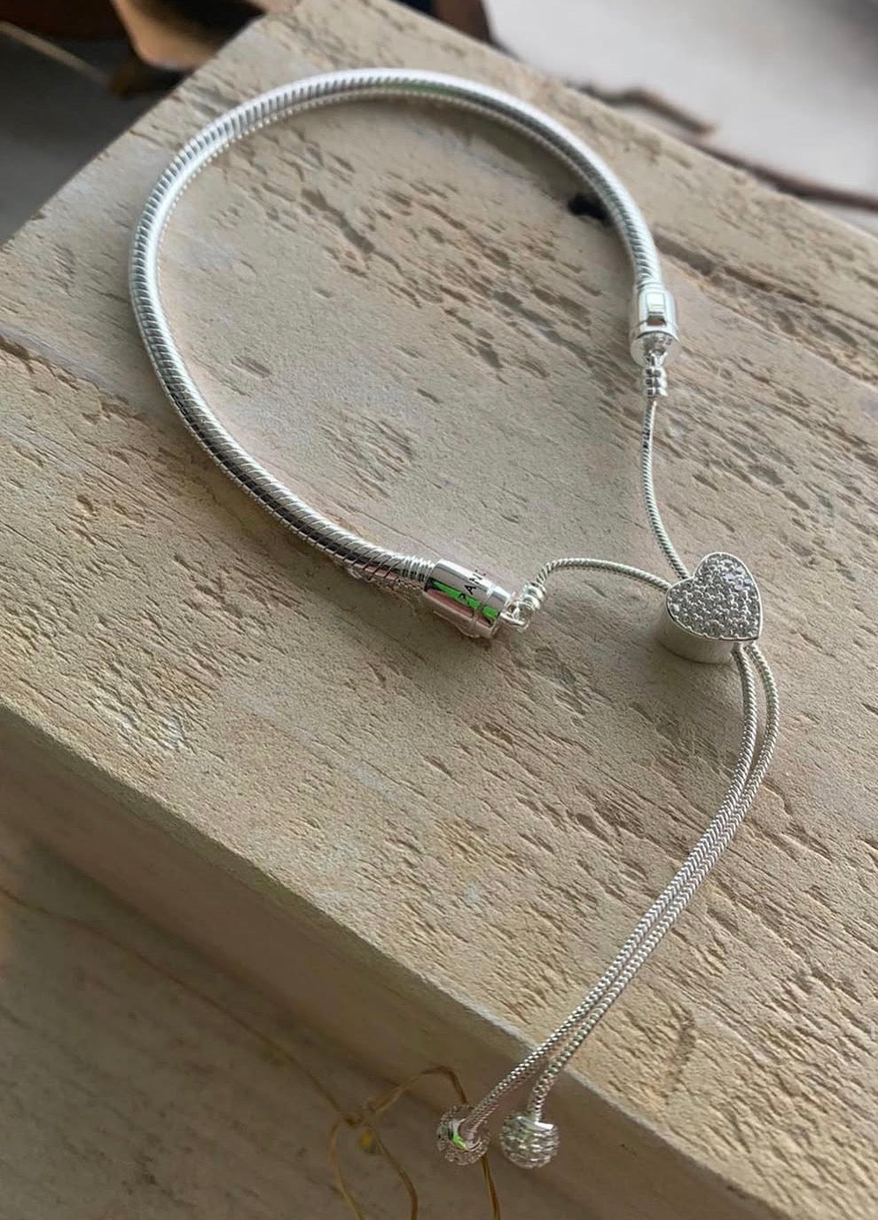 Pulsera Pandora corazón ajustable