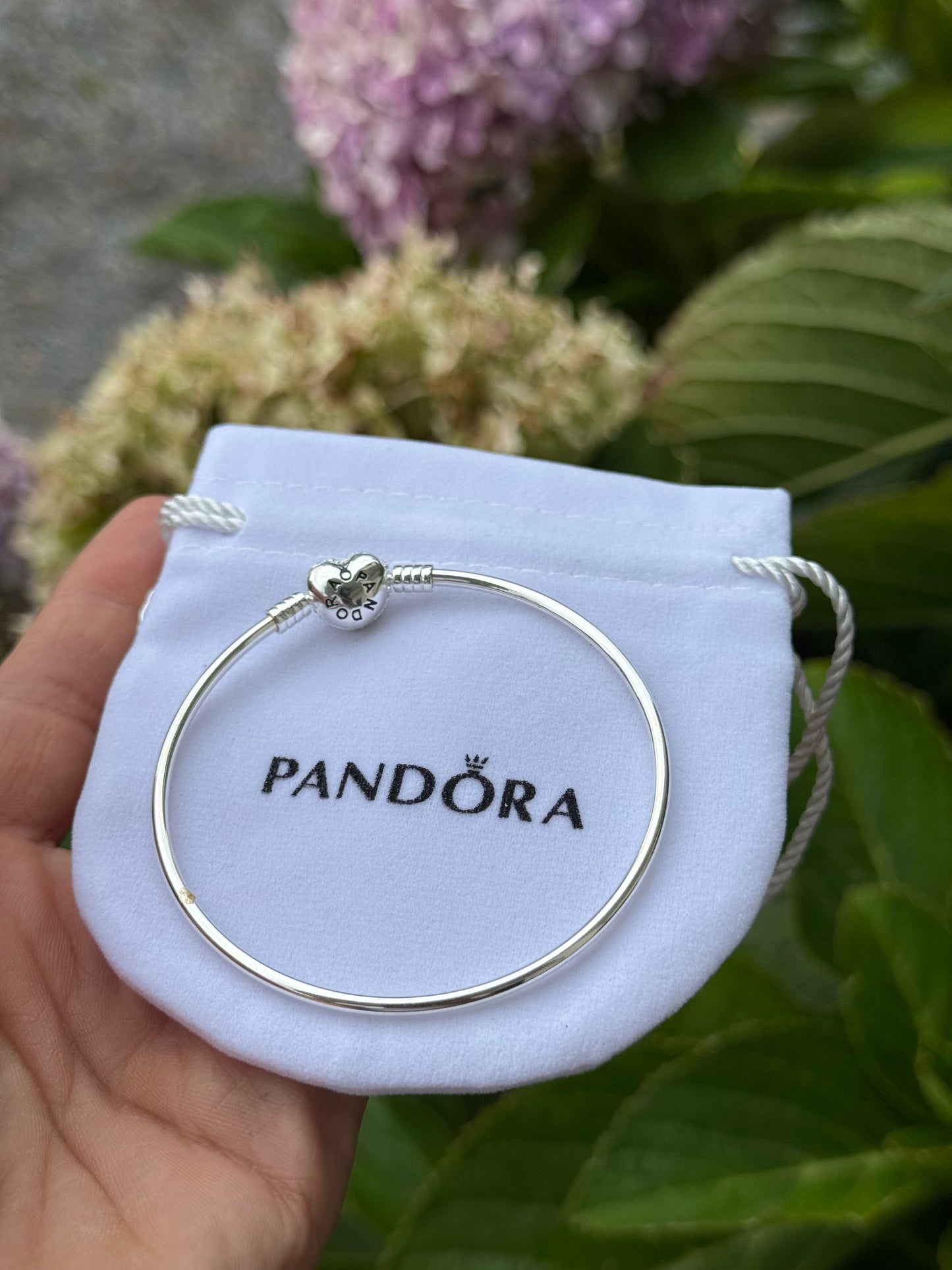 Pulsera rígida Pandora con circonio