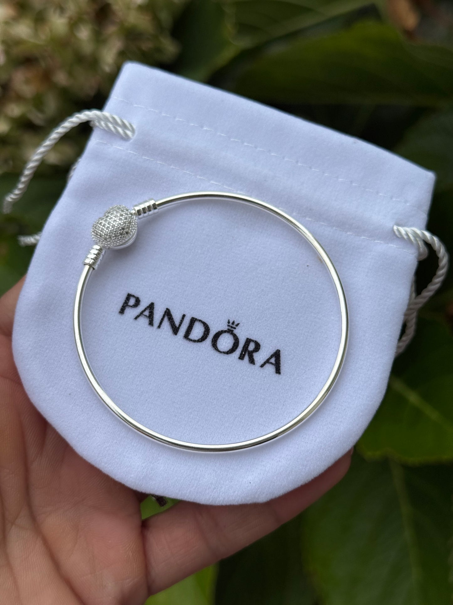 Pulsera rígida Pandora con circonio
