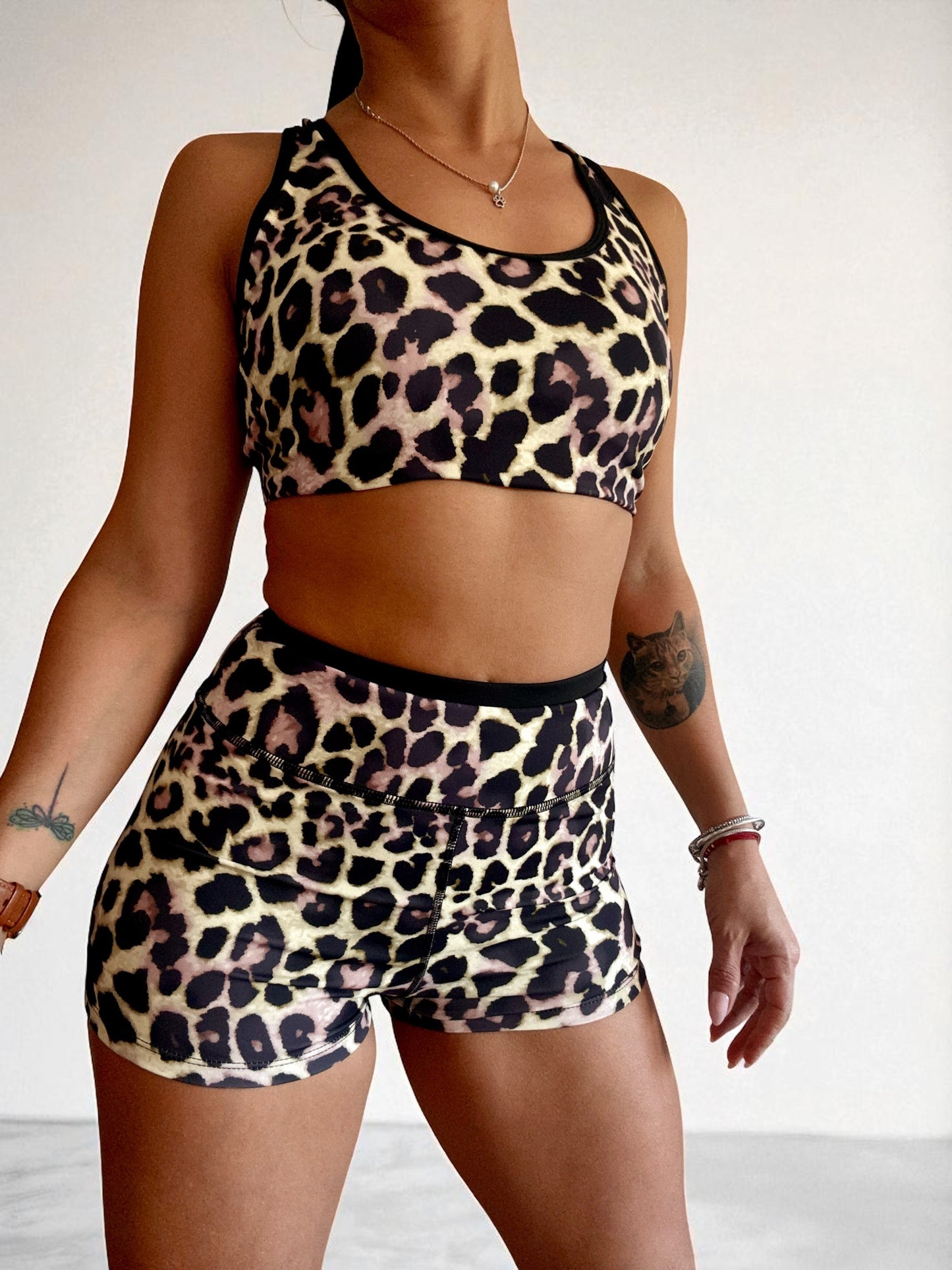 Conjunto Aralina top + calza