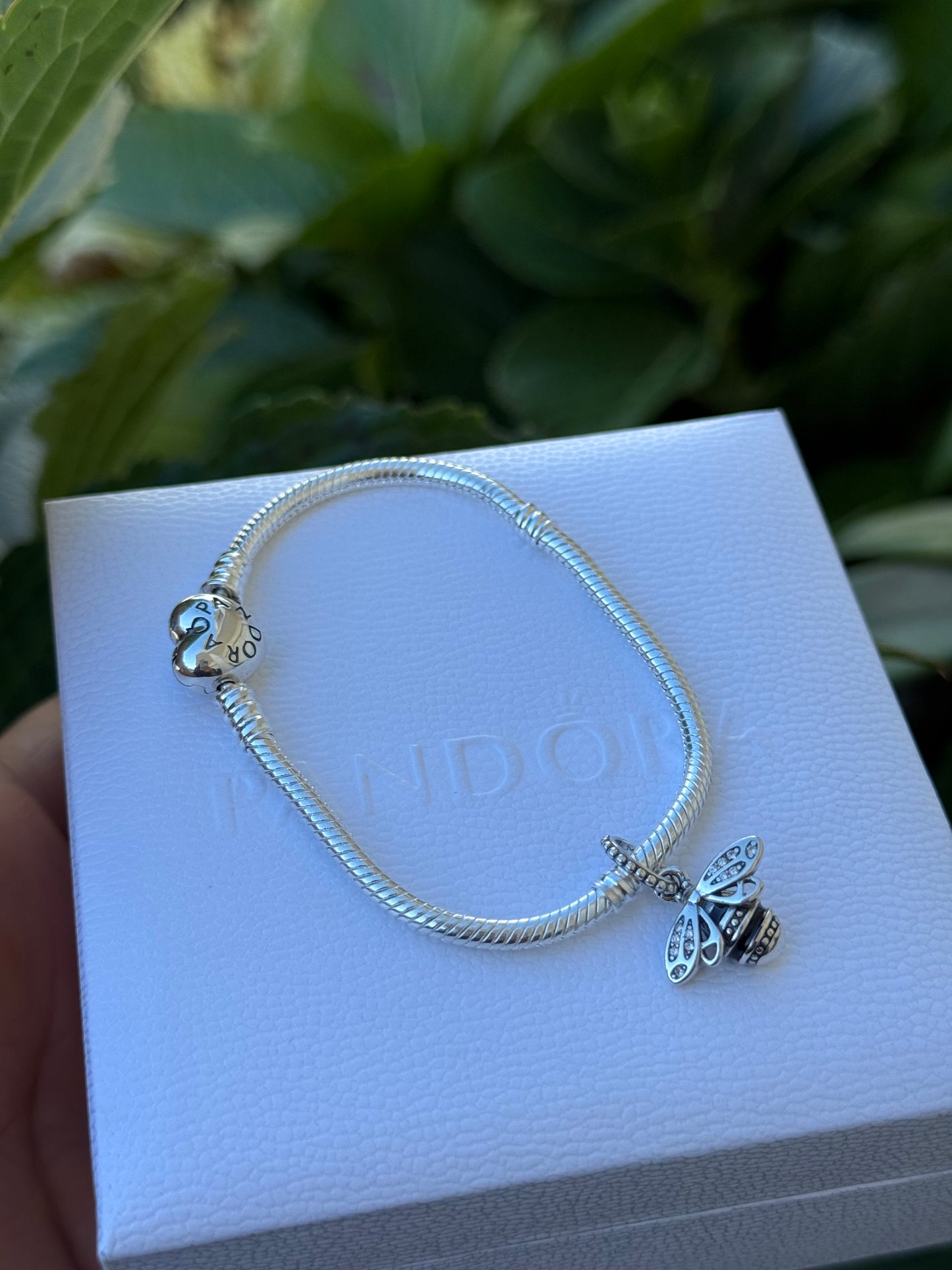 Charms abeja Pandora