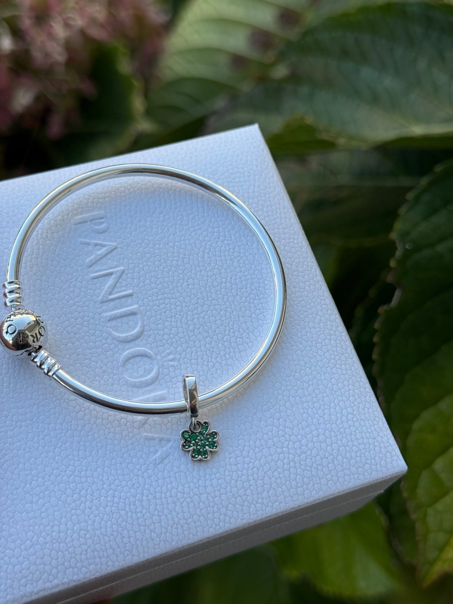 Charms trébol Pandora