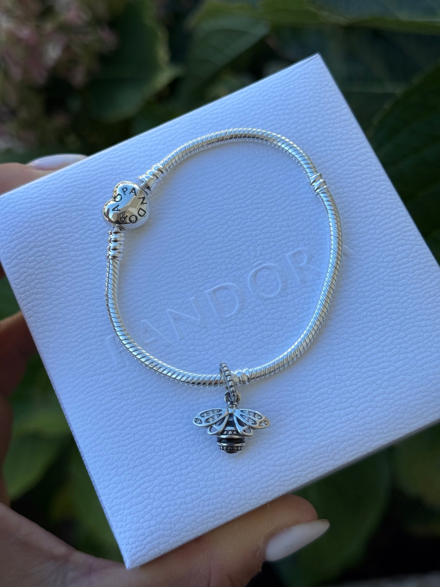 Charms abeja Pandora