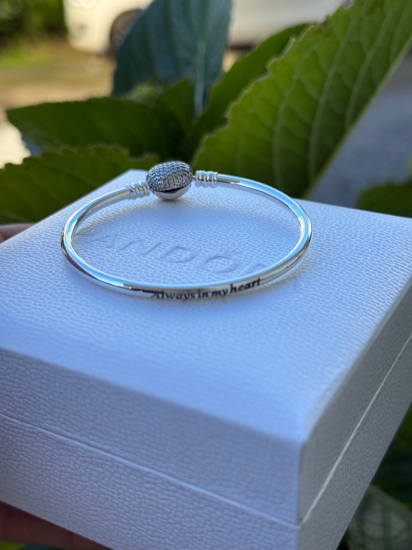 Pulsera corazón rígida circonio