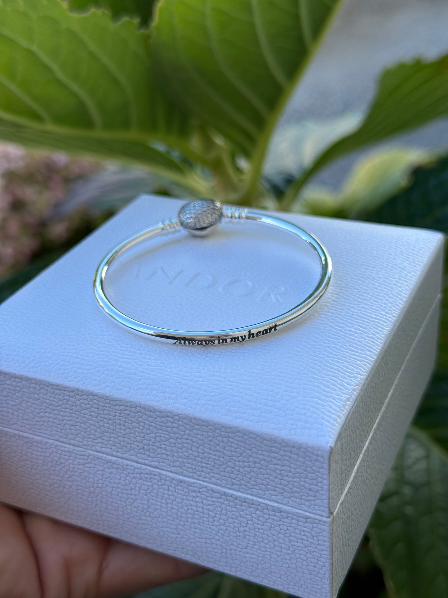 Pulsera corazón rígida circonio