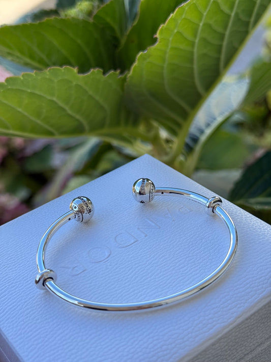 Pulsera Pandora abierta