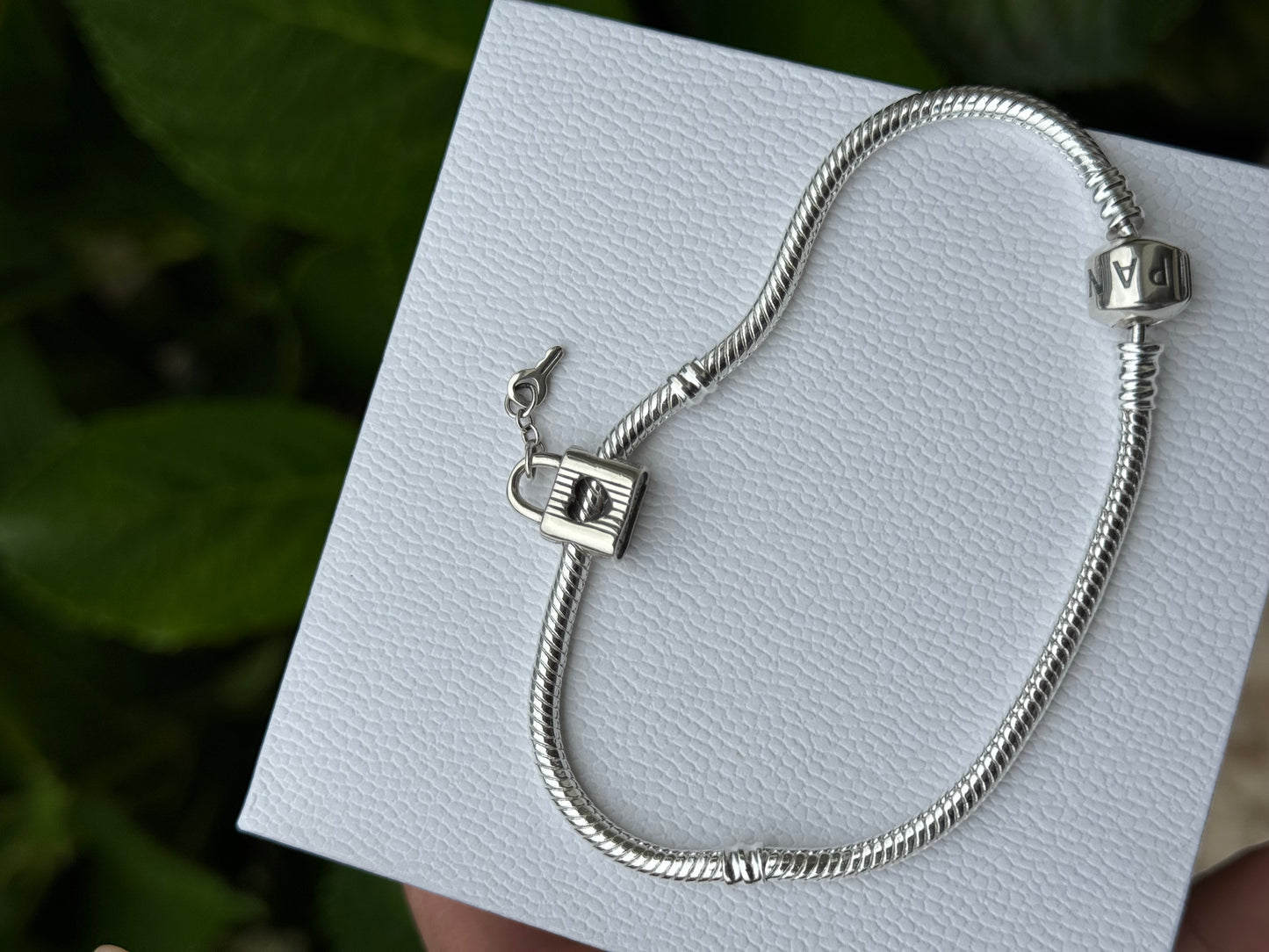 Charm llave candado Pandora